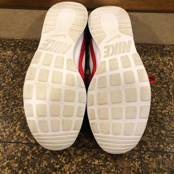 Nike - Picture 4 of 6